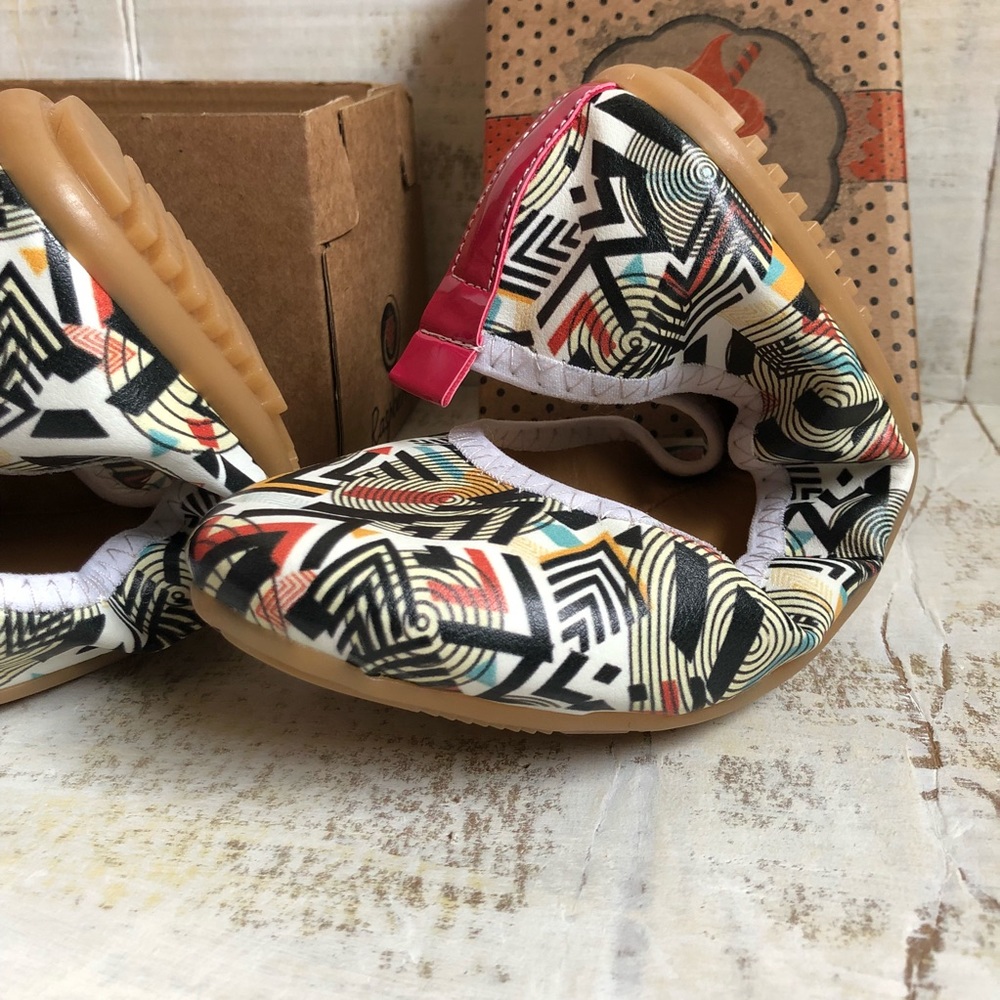 {RASPBERRY} Abstract Ballet Flats - Picture 7 of 8